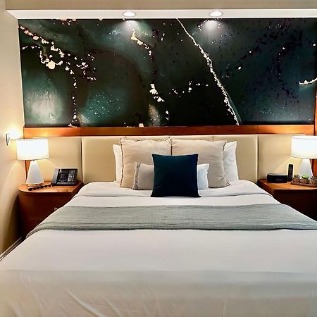 Balcony Full Strip View Suite Mgm Signature Free Valet 라스베이거스 외부 사진