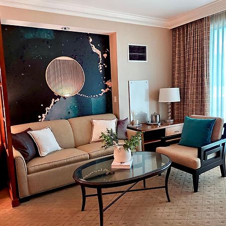 Balcony Full Strip View Suite Mgm Signature Free Valet 라스베이거스 외부 사진