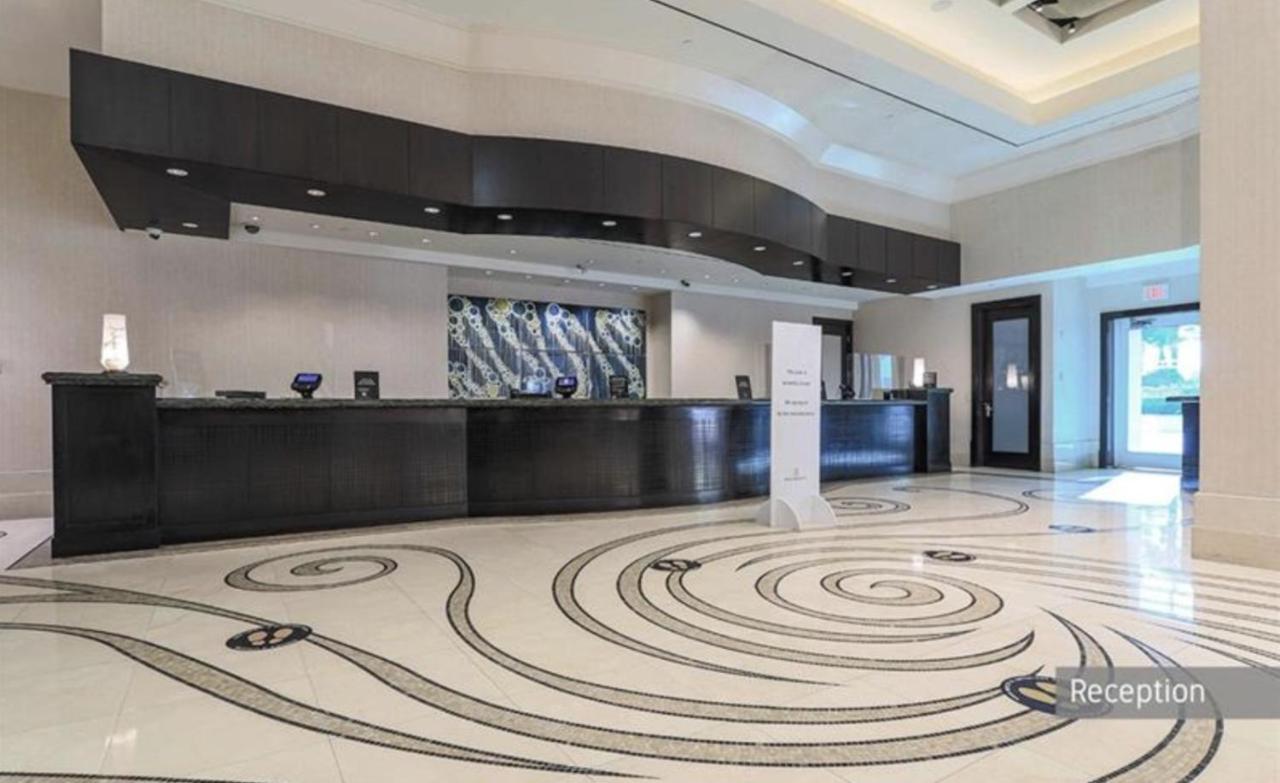 Balcony Full Strip View Suite Mgm Signature Free Valet 라스베이거스 외부 사진