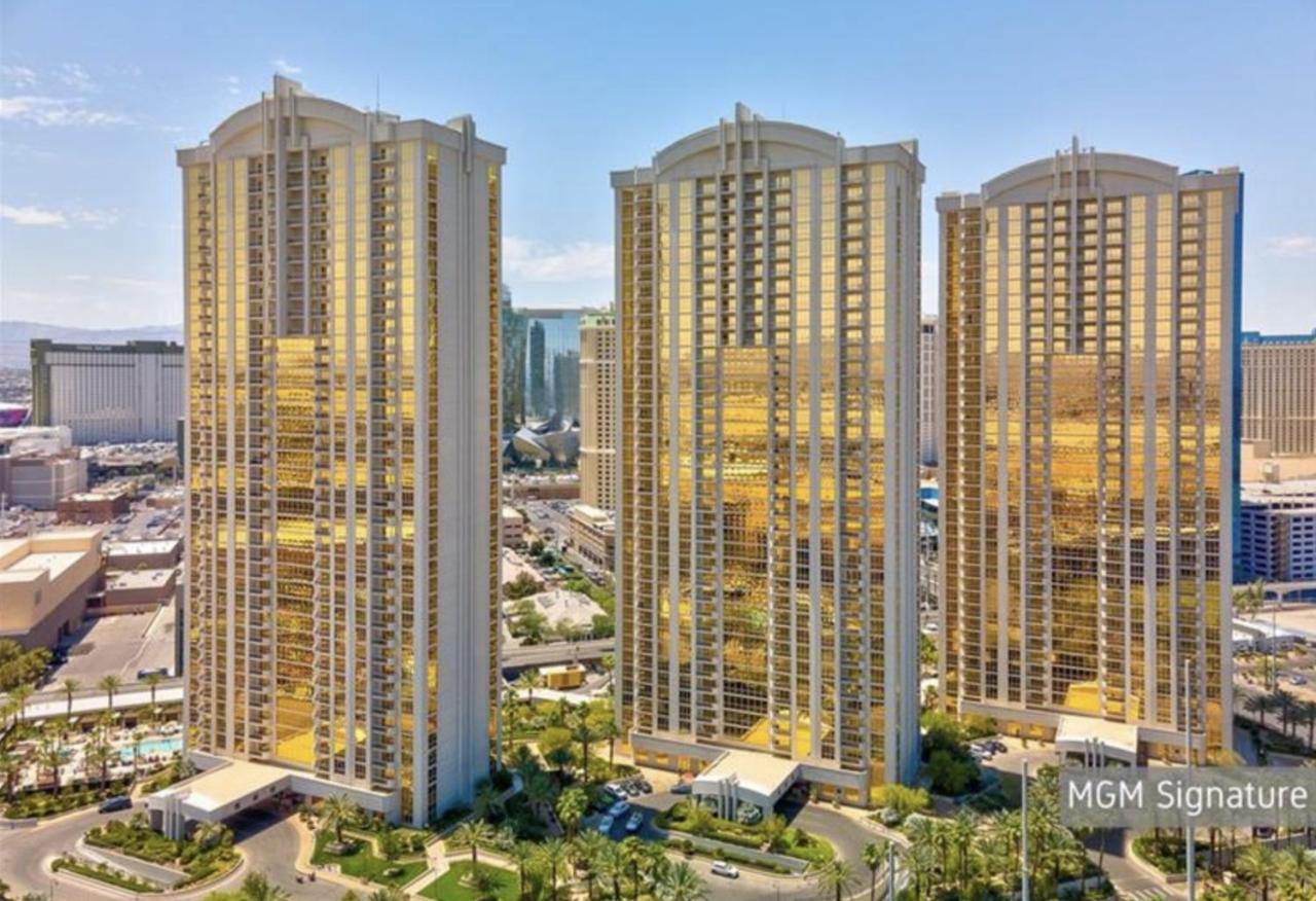 Balcony Full Strip View Suite Mgm Signature Free Valet 라스베이거스 외부 사진