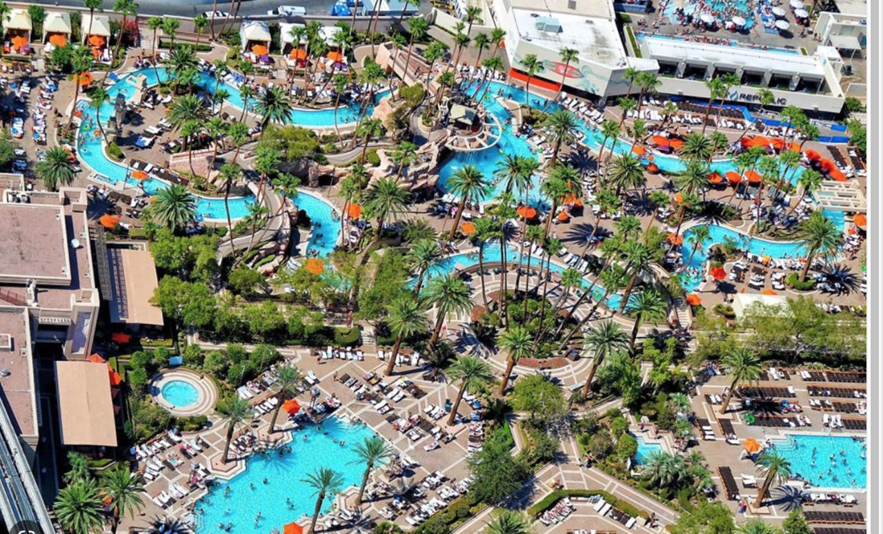 Balcony Full Strip View Suite Mgm Signature Free Valet 라스베이거스 외부 사진