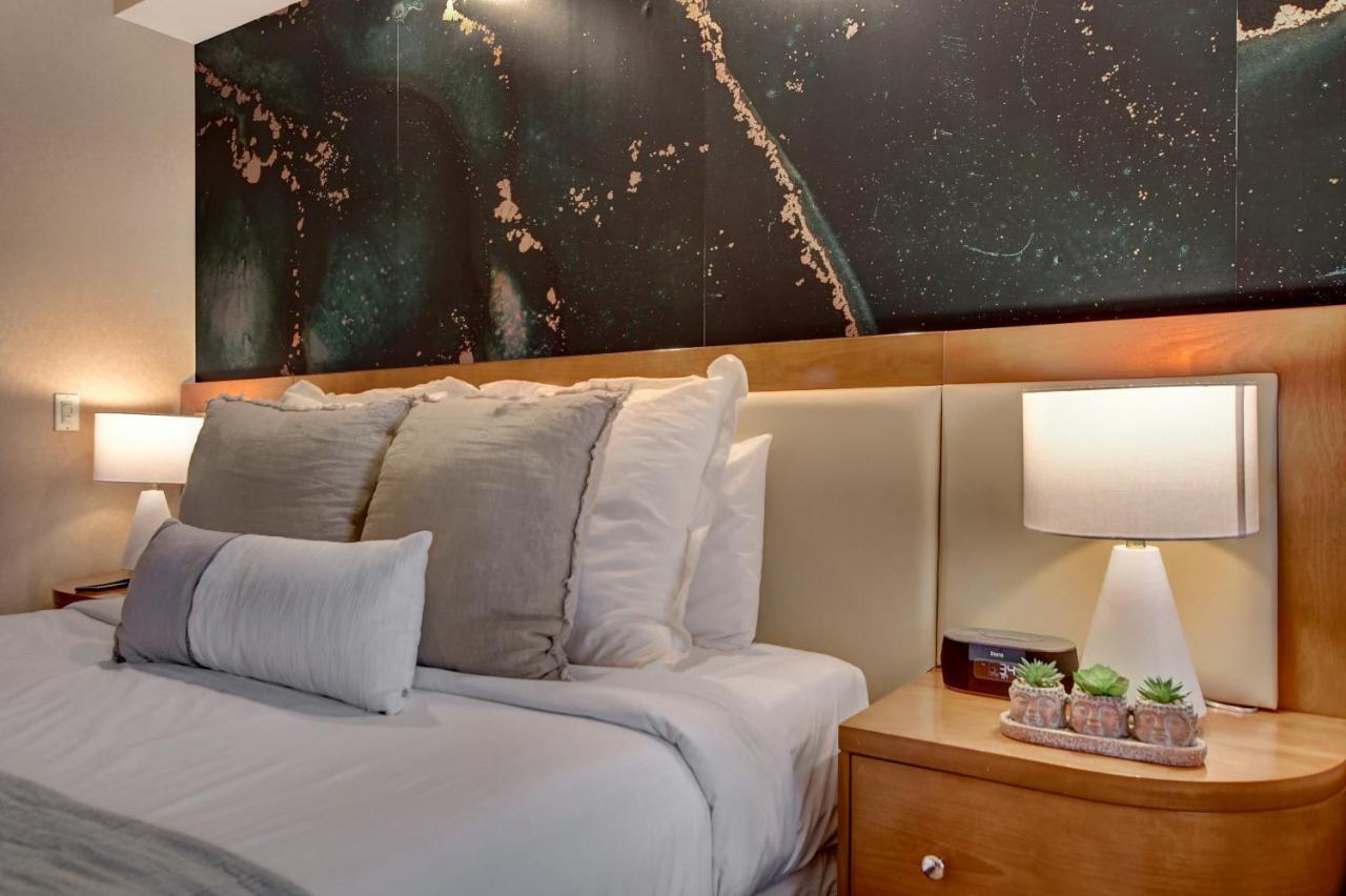 Balcony Full Strip View Suite Mgm Signature Free Valet 라스베이거스 외부 사진