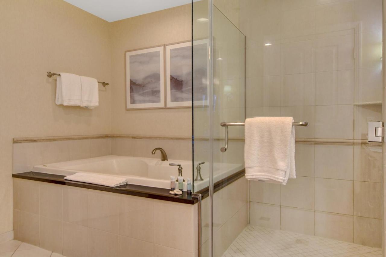 Balcony Full Strip View Suite Mgm Signature Free Valet 라스베이거스 외부 사진
