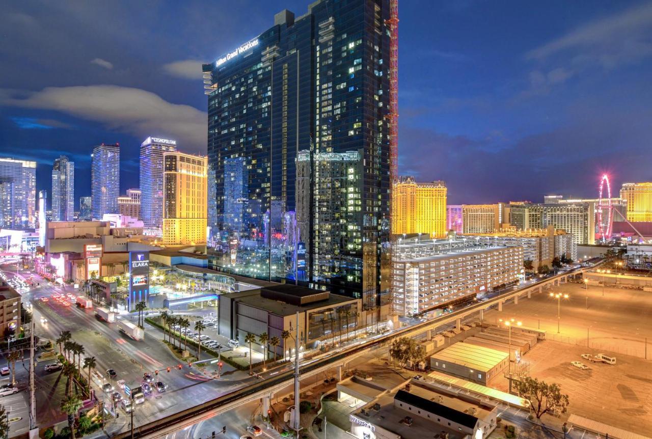Balcony Full Strip View Suite Mgm Signature Free Valet 라스베이거스 외부 사진