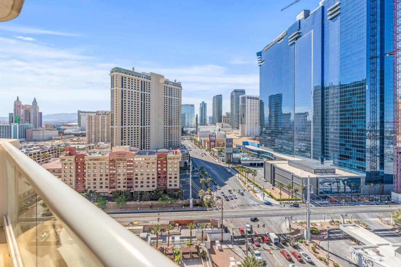 Balcony Full Strip View Suite Mgm Signature Free Valet 라스베이거스 외부 사진