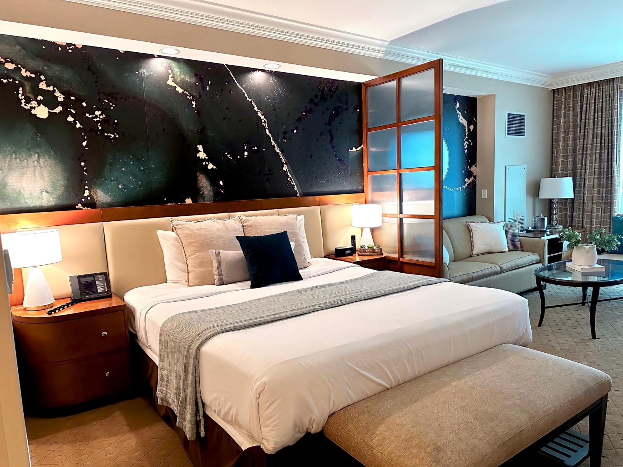 Balcony Full Strip View Suite Mgm Signature Free Valet 라스베이거스 외부 사진
