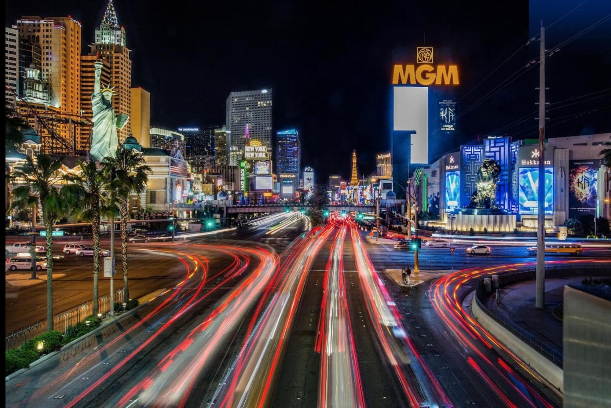 Balcony Full Strip View Suite Mgm Signature Free Valet 라스베이거스 외부 사진