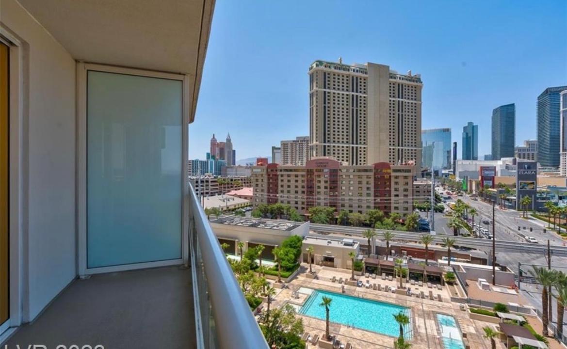 Balcony Full Strip View Suite Mgm Signature Free Valet 라스베이거스 외부 사진